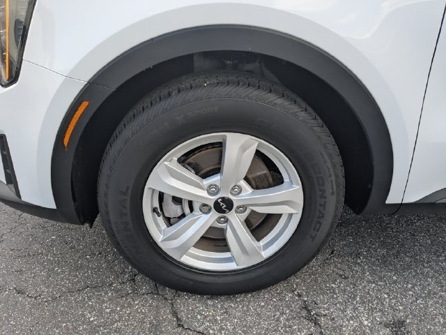 Used 2026 Kia Sorento LX FWD image 9