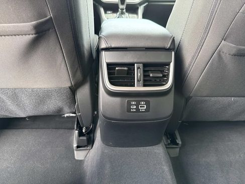 Used 2025 Subaru Outback Premium AWD/4WD image 18