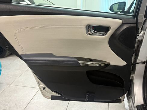 Used 2013 Toyota Avalon XLE Touring image 18