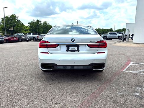 Used 2019 BMW 750i w/ Executive Package image 6