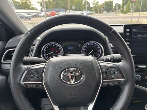 Used 2024 Toyota Camry XLE image 12