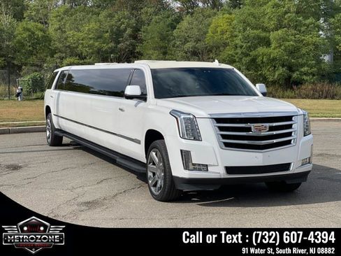 Used 2016 Cadillac Escalade 2WD image 9
