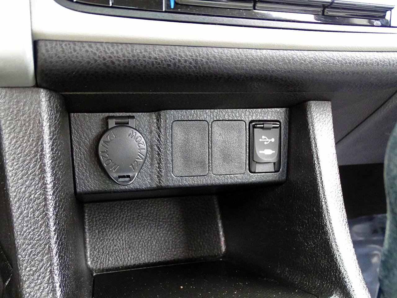Used 2019 Toyota Corolla LE FWD image 32