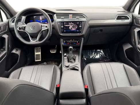 Used 2022 Volkswagen Tiguan SE R-Line image 12