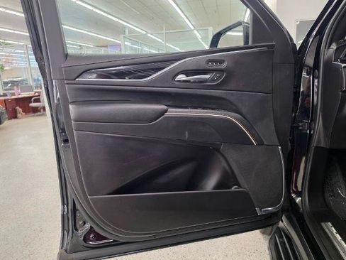 Used 2023 Cadillac Escalade Sport AWD/4WD image 29