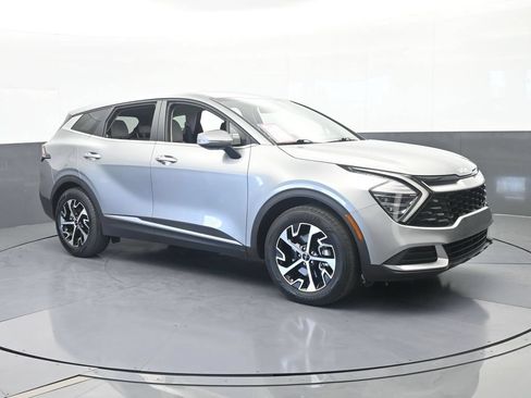 Used 2024 Kia Sportage EX FWD image 8