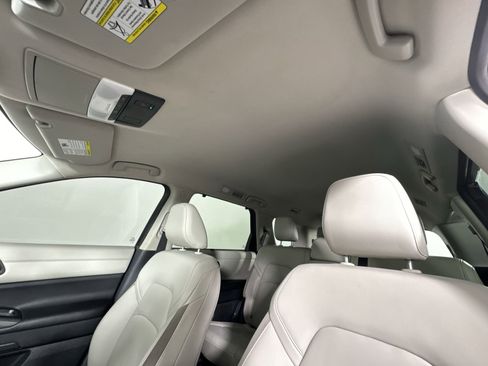 Used 2022 Nissan Pathfinder SL AWD/4WD image 17
