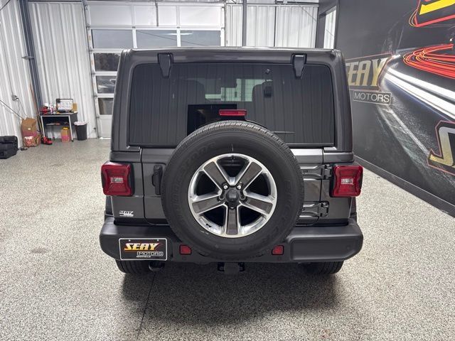 Used 2022 Jeep Wrangler Unlimited Sahara w/ LED Lighting Group AWD/4WD image 17
