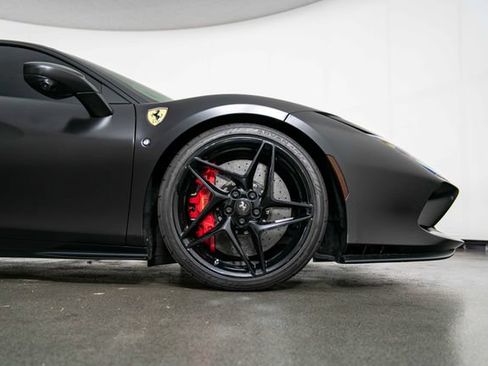 Used 2020 Ferrari F8 Tributo RWD image 11