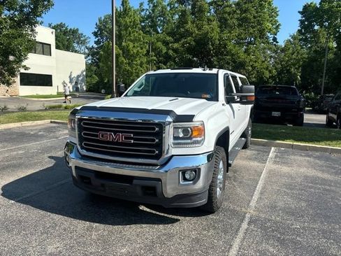 Used 2016 GMC Sierra 2500 SLE w/ SLE Preferred Package AWD/4WD image 3
