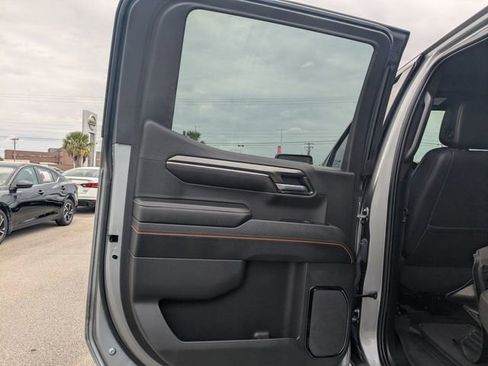 Used 2023 GMC Sierra 1500 AT4 w/ Technology Package AWD/4WD image 24