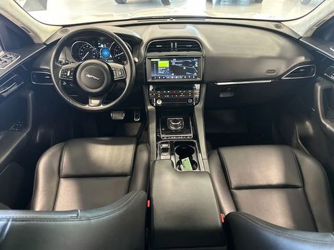 Used 2019 Jaguar F-PACE Premium AWD/4WD image 15