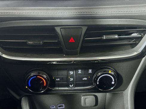 Used 2025 Buick Encore GX Preferred image 24