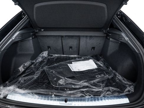 New 2025 Audi Q3 2.0T Premium image 19