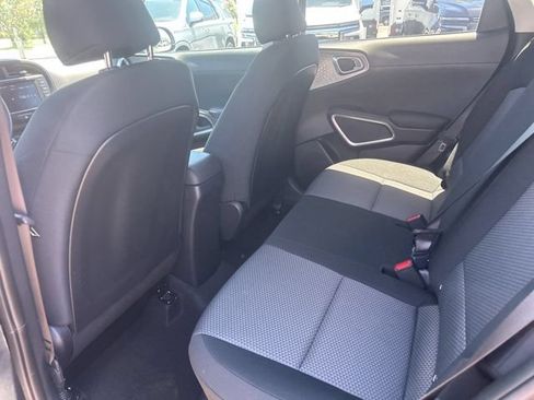 Used 2025 Kia Soul LX w/ LX Technology Package FWD image 26