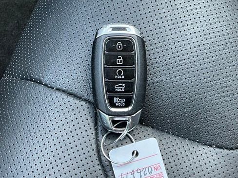 Used 2021 Hyundai Elantra Limited FWD image 20