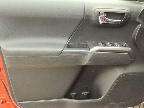 Certified 2021 Toyota Tacoma TRD Off-Road w/ Technology Package image 10