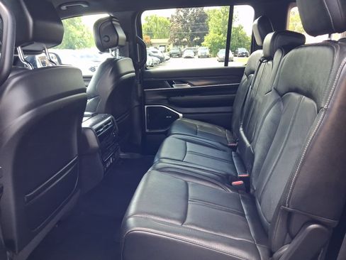 Used 2023 Jeep Wagoneer Series II AWD/4WD image 18