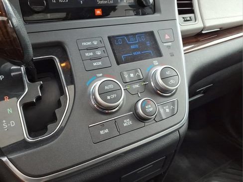 Used 2015 Toyota Sienna Limited Premium AWD/4WD image 24