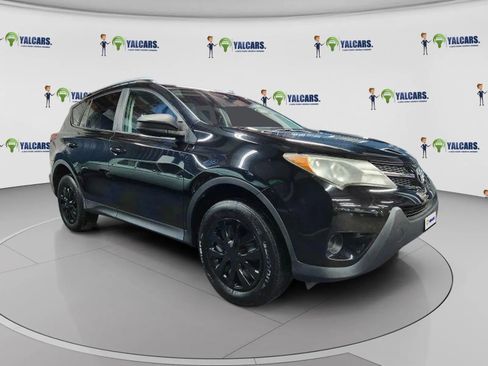 Used 2014 Toyota RAV4 LE image 2