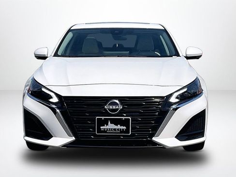 Used 2023 Nissan Altima 2.5 SL FWD image 2