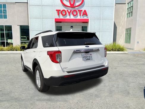 Used 2022 Ford Explorer XLT image 5