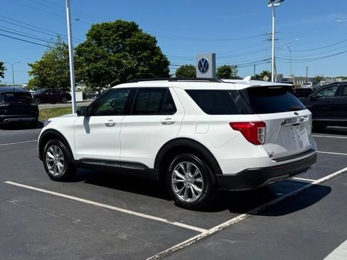 Used 2022 Ford Explorer XLT w/ Equipment Group 202A AWD/4WD image 5