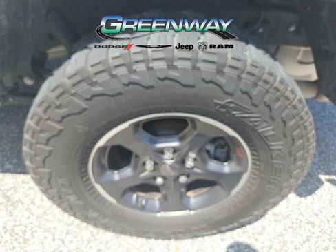 Used 2023 Jeep Gladiator Rubicon w/ LED Lighting Group AWD/4WD image 17