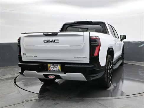 Used 2025 GMC Sierra EV Denali image 5