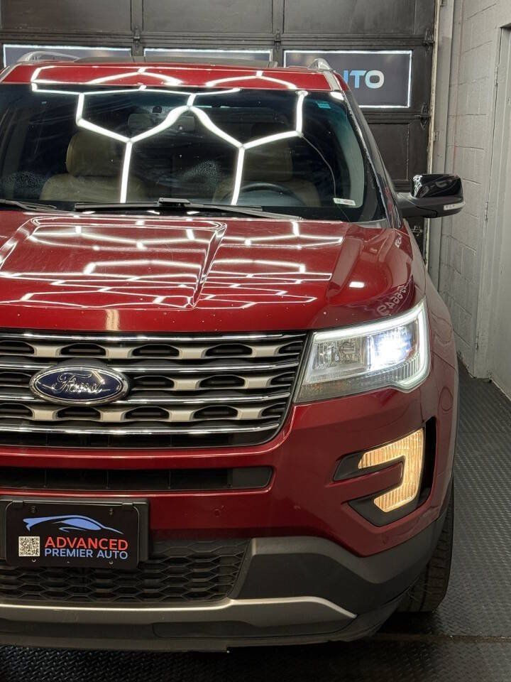 Used 2016 Ford Explorer XLT w/ Equipment Group 202A AWD/4WD image 4