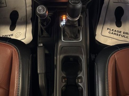 Used 2021 Jeep Wrangler Sport S image 36