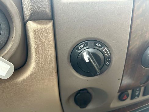 Used 2010 Nissan Titan LE w/ LE Max Utility Pkg AWD/4WD image 23