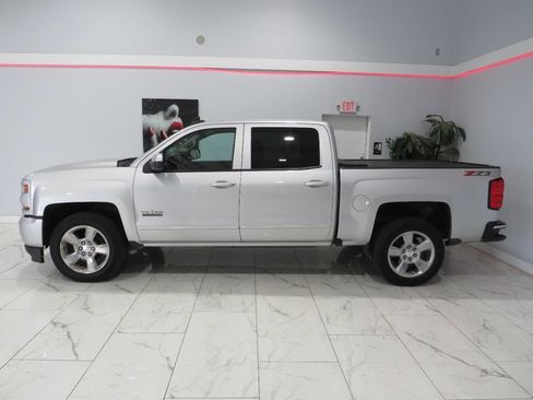 Used 2018 Chevrolet Silverado 1500 LT w/ Texas Edition image 7