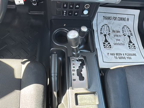 Used 2007 Toyota FJ Cruiser 4WD w/ Upgrade Pkg 2 image 23