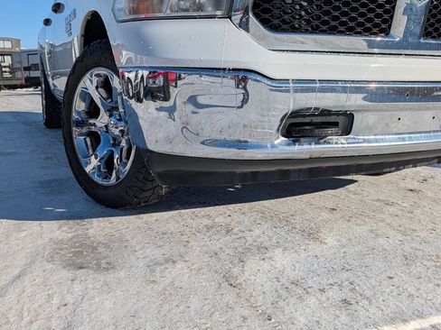 Used 2022 RAM 1500 Classic SLT w/ Protection Group AWD/4WD image 3