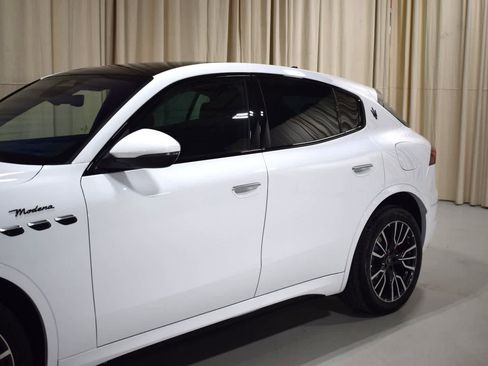 Certified 2023 Maserati Grecale Modena AWD/4WD image 2
