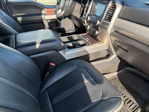 Used 2017 Ford F350 Platinum w/ Platinum Ultimate Package image 19