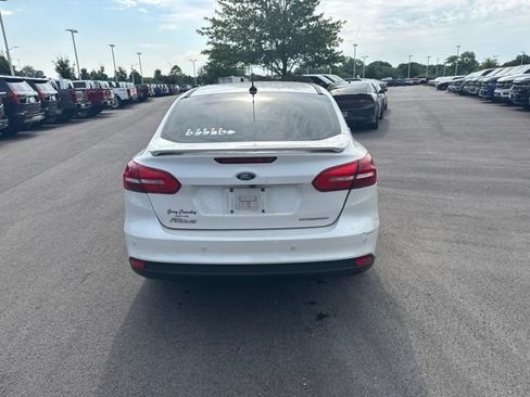 Used 2018 Ford Focus Titanium FWD image 4