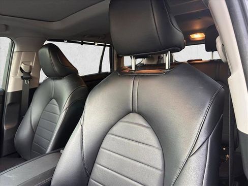 Used 2023 Toyota Highlander XLE image 11