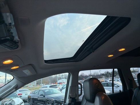 Used 2017 Buick Enclave Leather image 6