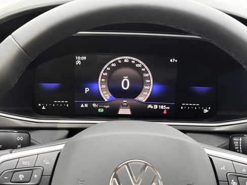 New 2026 Volkswagen Taos SE FWD image 16