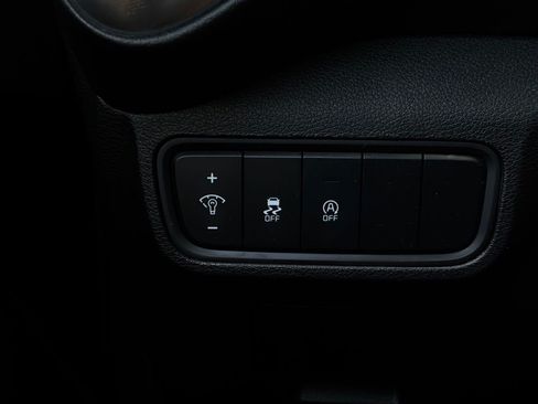 Used 2025 Kia Soul LX w/ LX Technology Package FWD image 20