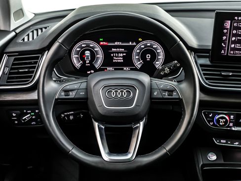 Used 2024 Audi Q5 e Prestige w/ Prestige Package image 19