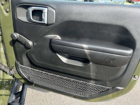Used 2021 Jeep Wrangler Sport image 12