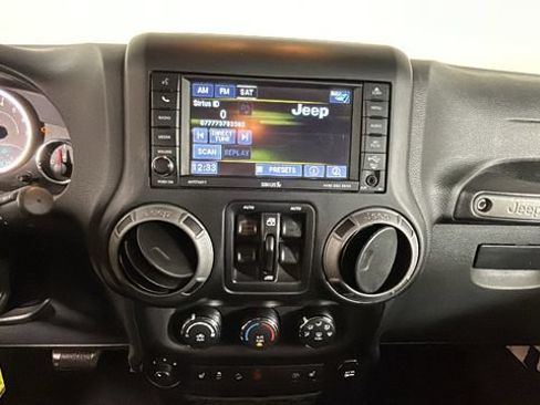 Used 2017 Jeep Wrangler Unlimited Sport AWD/4WD image 23
