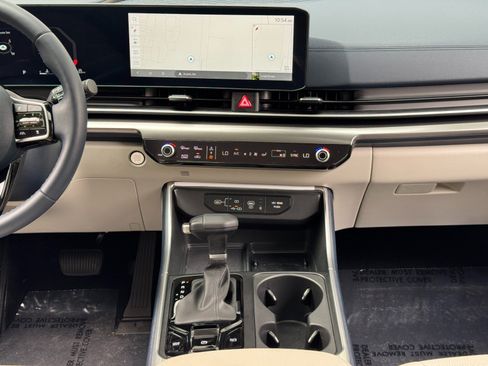 Used 2025 Kia Carnival SX Prestige FWD image 25