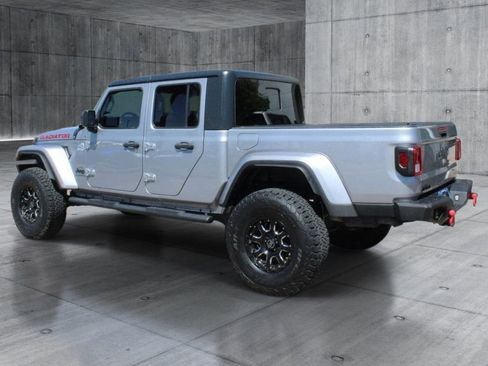 Used 2021 Jeep Gladiator Sport image 3