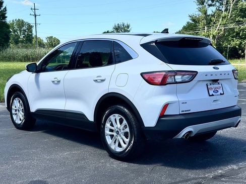 Used 2021 Ford Escape SE w/ Cold Weather Package AWD/4WD image 12