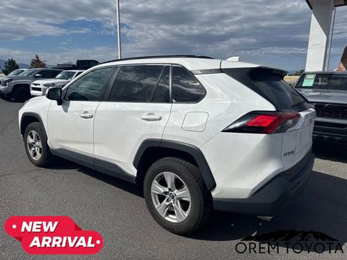 Used 2020 Toyota RAV4 XLE AWD/4WD image 18