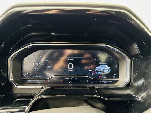 Used 2025 GMC Sierra 1500 SLT RWD image 11